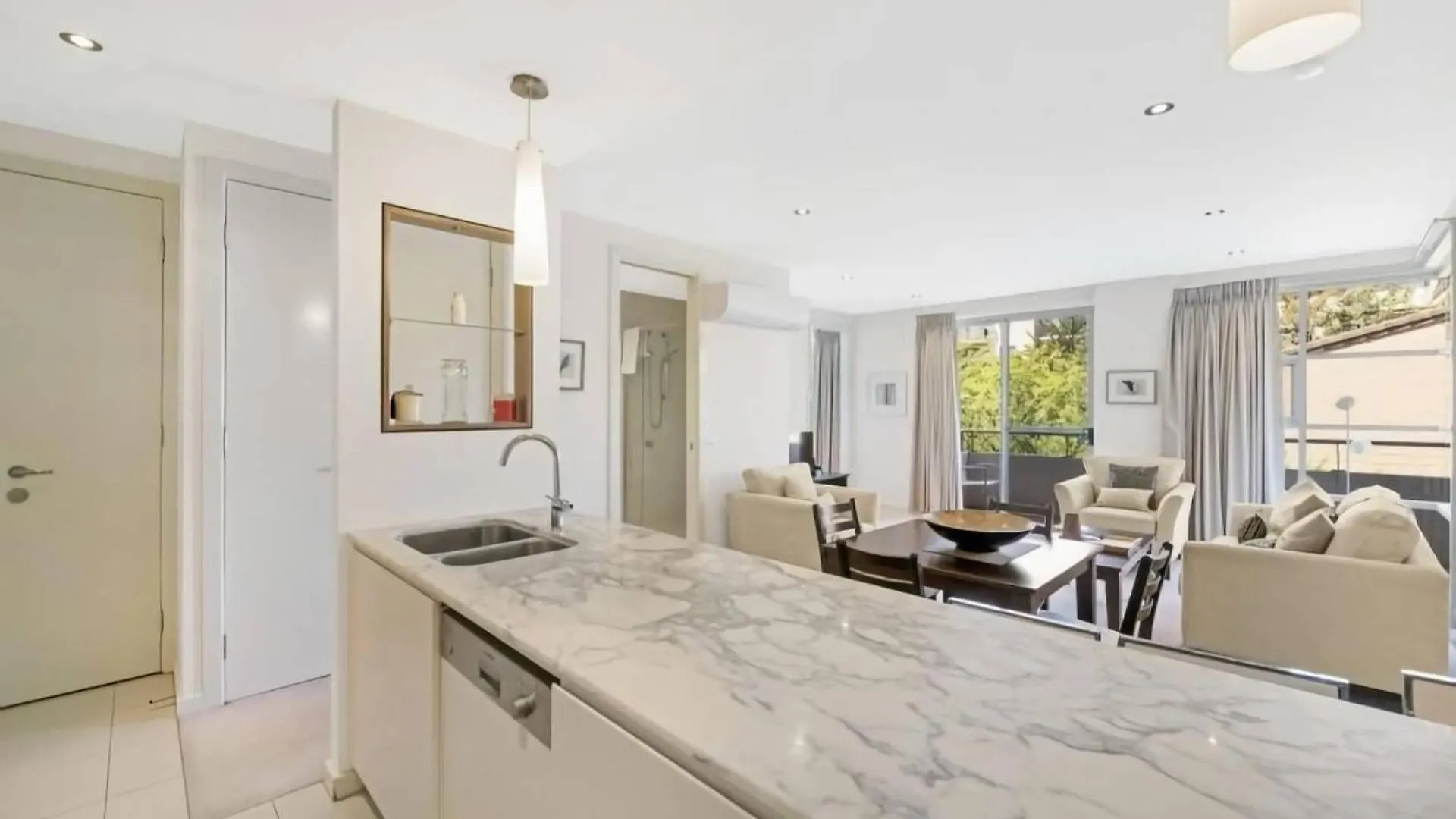 Trieste Apartments Kingston Канберра
